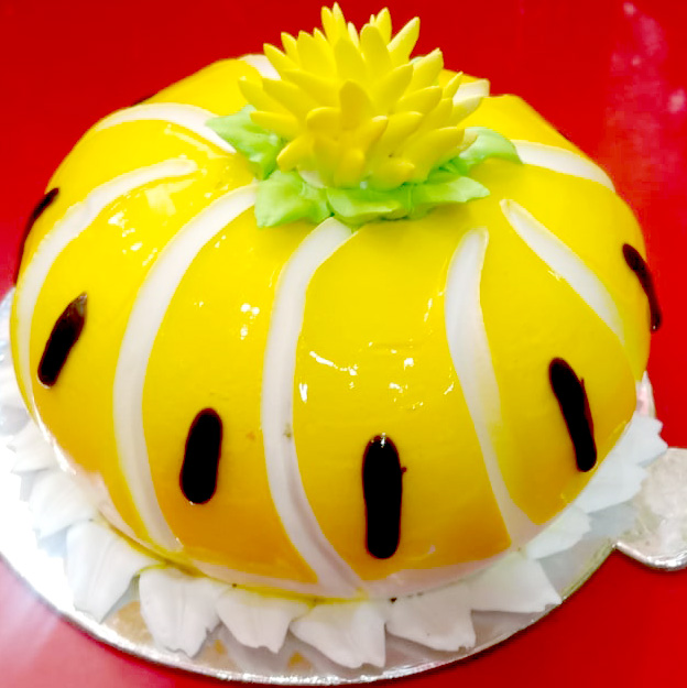 1 Pound Pineapple flavor Beautiful Cake Design